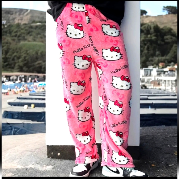 Hello Kitty Sherpa Pajama Pants - Picture 6 of 15